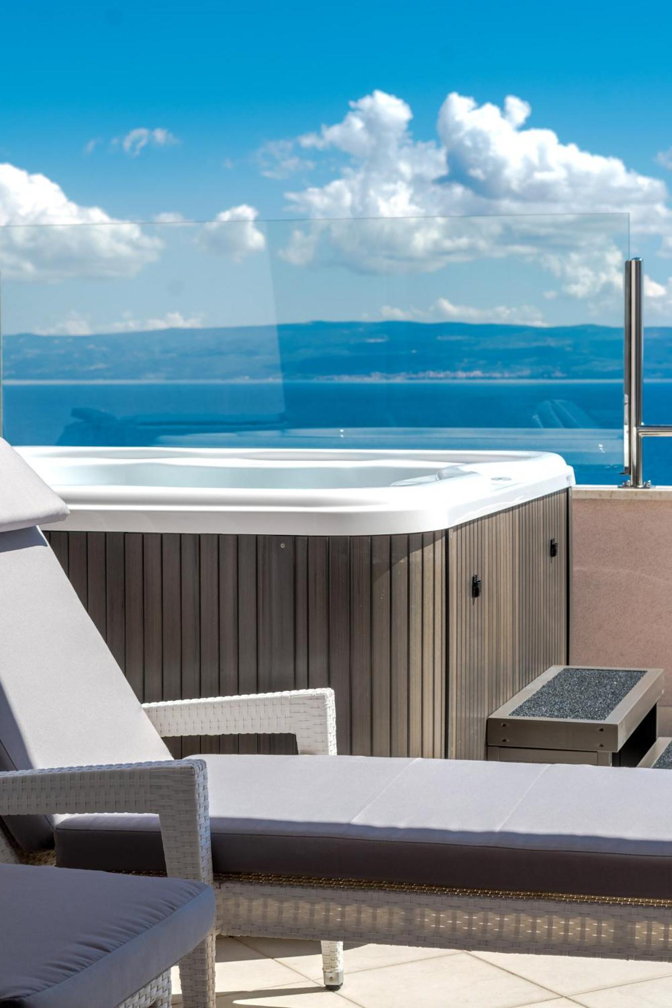 Apartmán Penthouse With Terrace And Hot Tub - Ivan Split